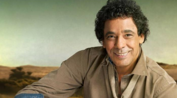 محمد منير يطمئن محبيه بعد تعرضه لوعكة صحية